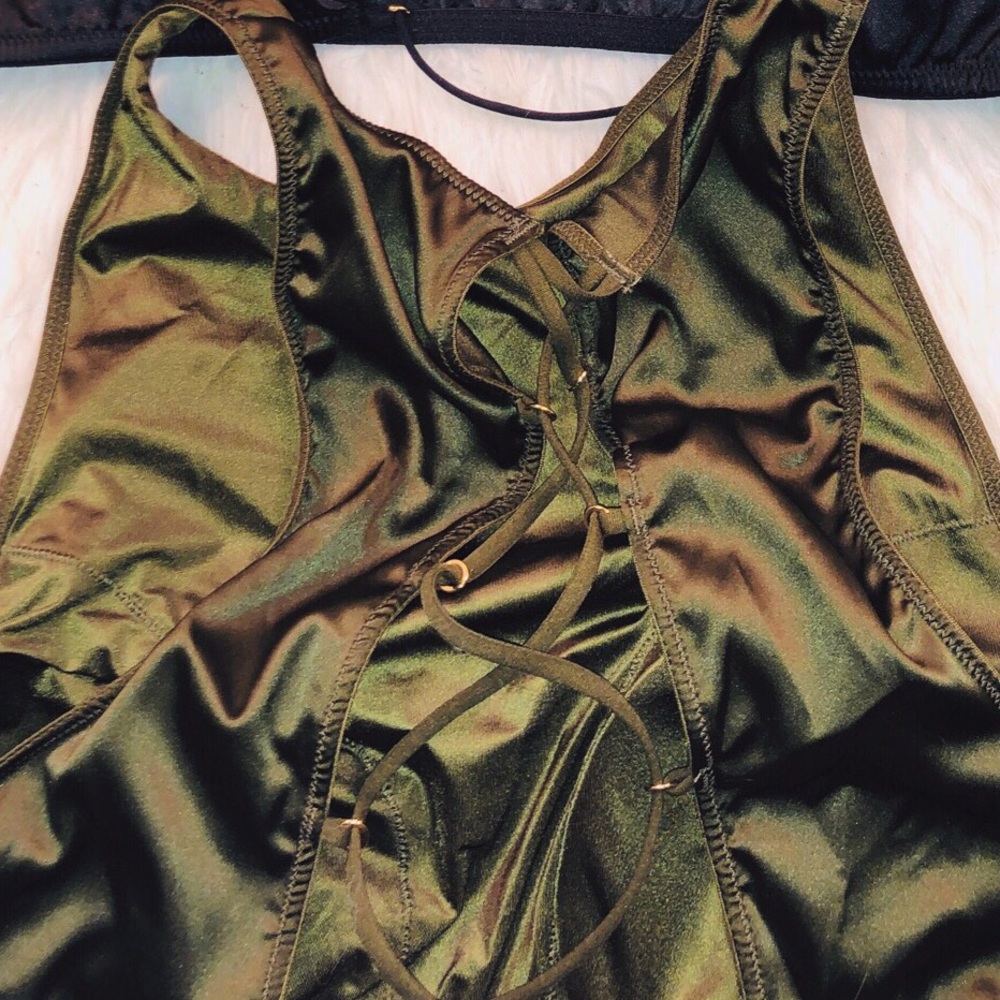 Victoria’s Secret Olive Green Bralette✨LARGE - Picture 3 of 3